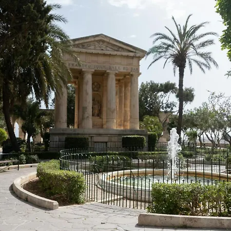 Limestone Sun בית הארחה